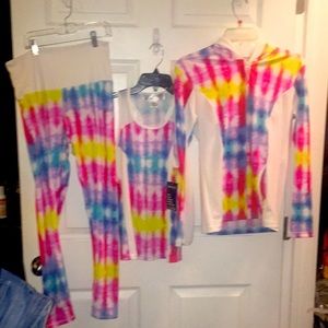 🤑 NEW MULTICOLORED STYLISH AND TRENDY SET 🤑!